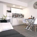Beachfront Modern And Spacious *