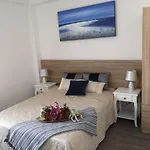 Beachfront Modern And Spacious 아파트