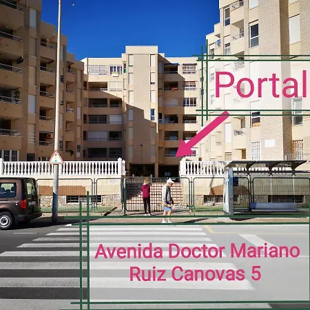 アパート Beachfront Modern And Spacious